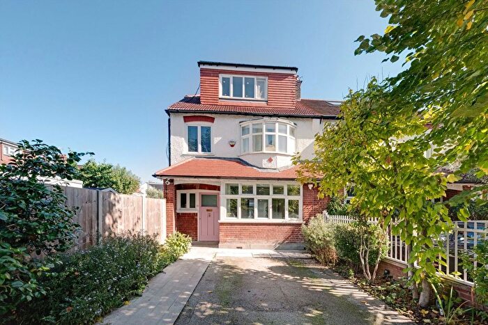 4 Bedroom Semi-Detached House To Rent In Southfield Road, London, W4