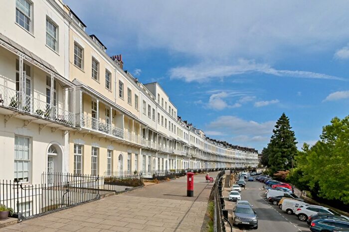 3 Bedroom Flat To Rent In Royal York Crescent, Bristol, Somerset, BS8