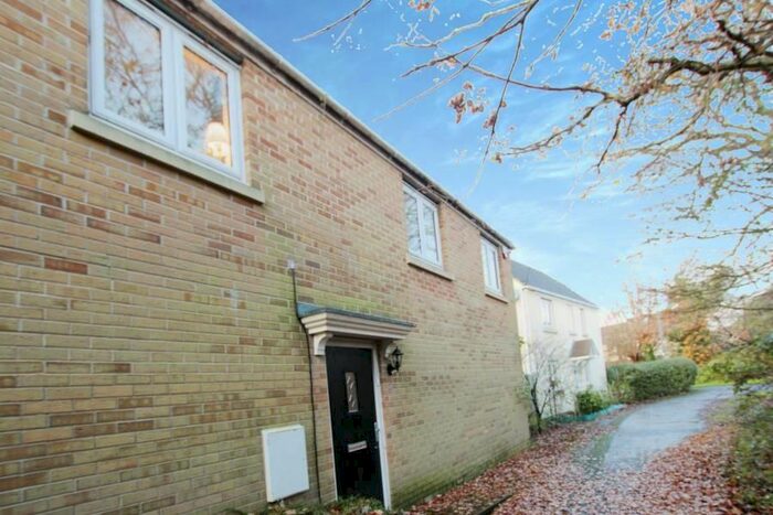 2 Bedroom Flat To Rent In The Hedgerows, Bradley Stoke, BS32