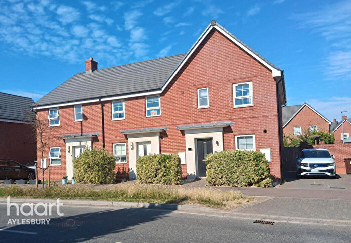 2 Bedroom Terraced House To Rent In Armstrongs Fields, Aylesbury, HP22