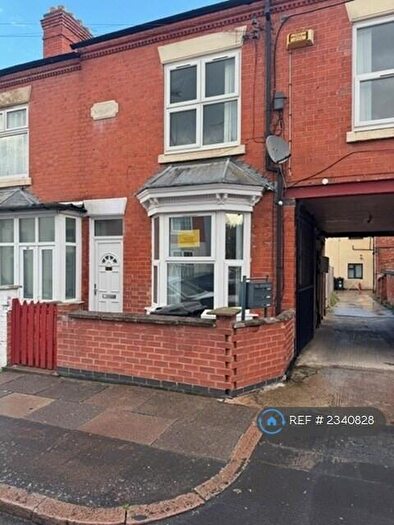 4 Bedroom Semi-Detached House To Rent In Gipsy Road, Leicester, LE4