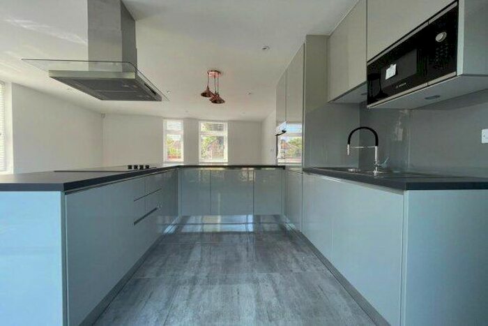 2 Bedroom Property To Rent In Maida Avenue, London, E4