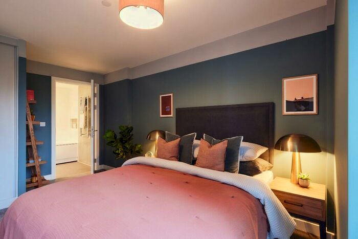 1 Bedroom Apartment To Rent In Canal Quarters, Whitehall, Leeds, West Yorkshire, LS12