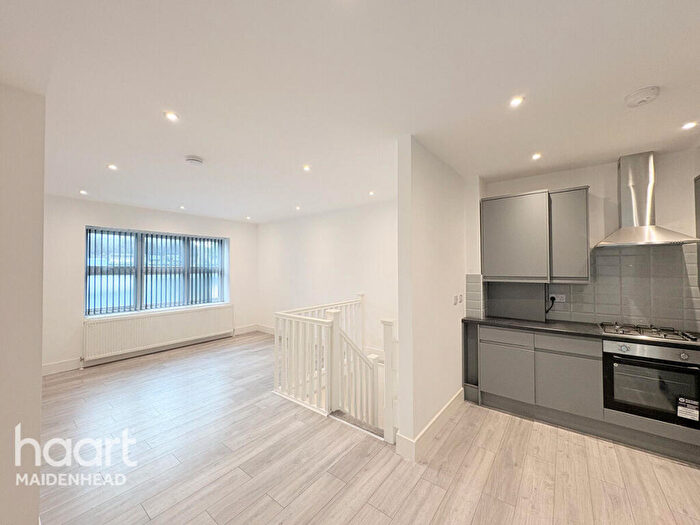 2 Bedroom Flat For Sale In High Street, Iver, SL0