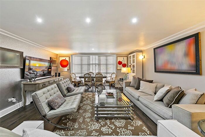 2 Bedroom Flat To Rent In Oriel Drive, London, SW13