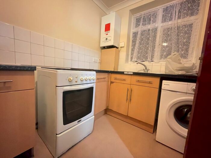 1 Bedroom Flat To Rent In Horns Road, Ilford, IG2