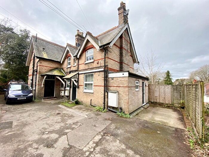 2 Bedroom Flat To Rent In Wimborne Road, Bournemouth, Dorset, BH2