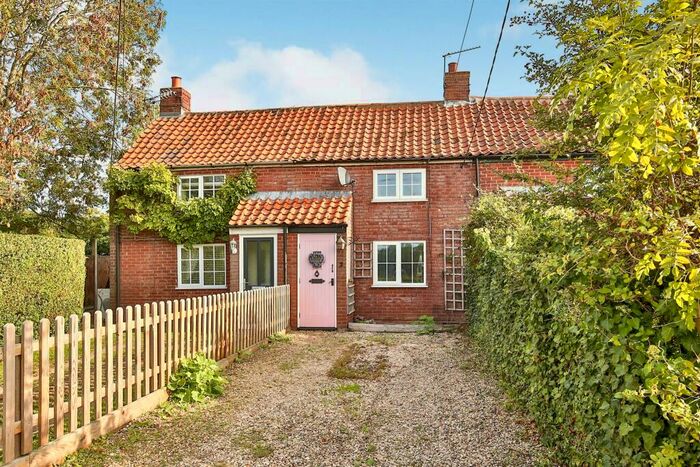 2 Bedroom Character Property For Sale In Low Road, North Tuddenham, Dereham, NR20