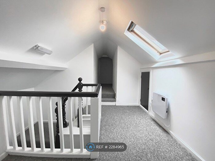 1 Bedroom Flat To Rent In Penygroes, Llanelli, SA14