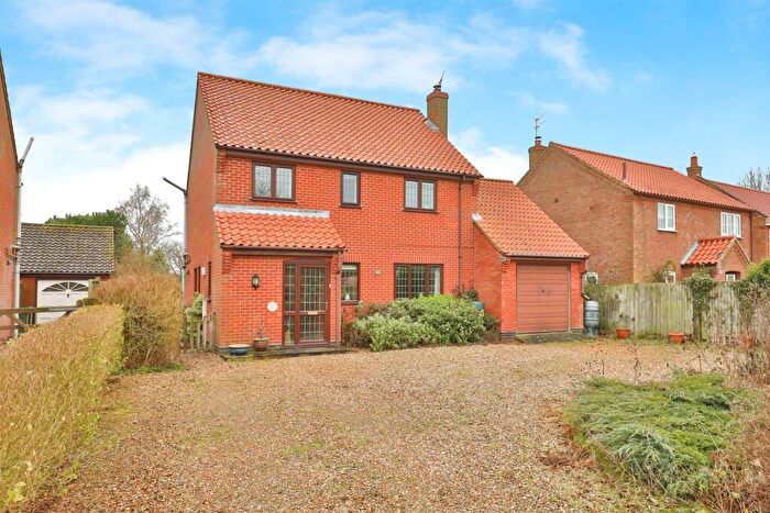 4 Bedroom Detached House For Sale In Chapel Road, Foxley, Dereham, NR20