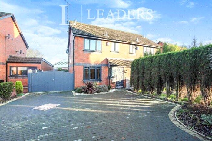 3 Bedroom House To Rent In Red Lion Square, Chesterton, ST5