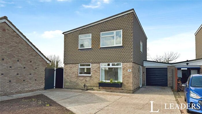 3 Bedroom Detached House To Rent In Sunningdale Drive, IP11