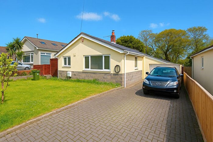 4 Bedroom Bungalow For Sale In Roman Road, Broadstone, Dorset, BH18
