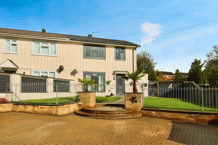 3 Bedroom Semi Detached House For Sale In Rhossilli Avenue, Rumney, Cardiff, CF3