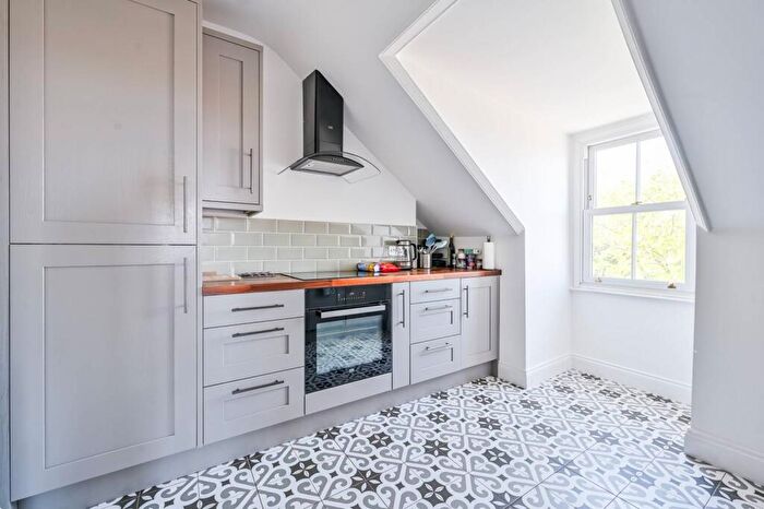 1 Bedroom Flat To Rent In Charlton Road, Blackheath, London, SE3