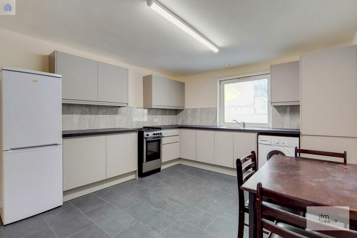 3 Bedroom End Of Terrace House To Rent In Cardinals Way, London, N19