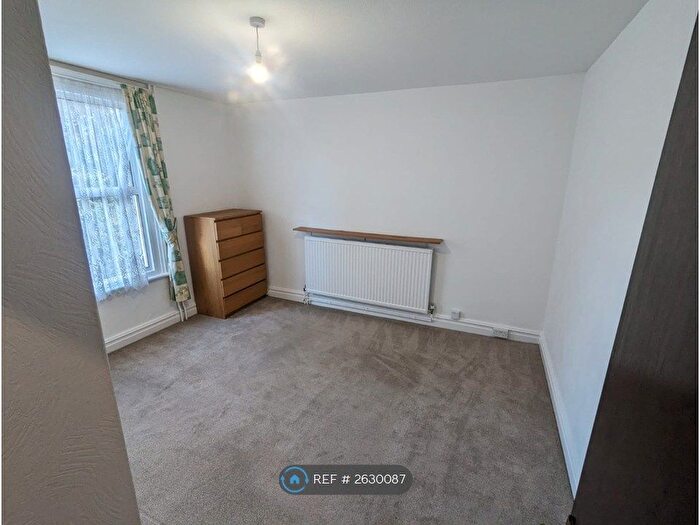 1 Bedroom Flat To Rent In Sanderstead Road, South Croydon, CR2