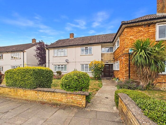 2 Bedroom Flat For Sale In Victoria Road, Ruislip, HA4
