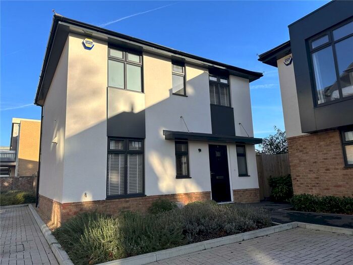 3 Bedroom Detached House To Rent In Sunset Mews, Highcliffe, Christchurch, BH23