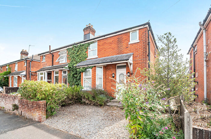 3 Bedroom Semi-Detached House For Sale In King Edward Avenue, Regents Park, Southampton, Hampshire, SO16