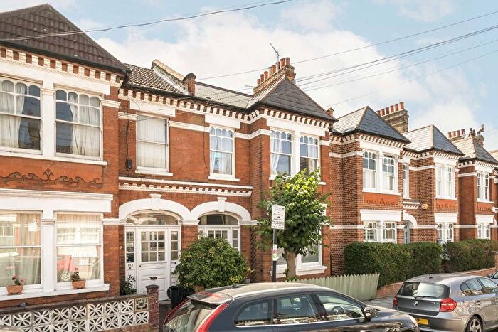 2 Bedroom Maisonette For Sale In Stapleton Road, Tooting, SW17