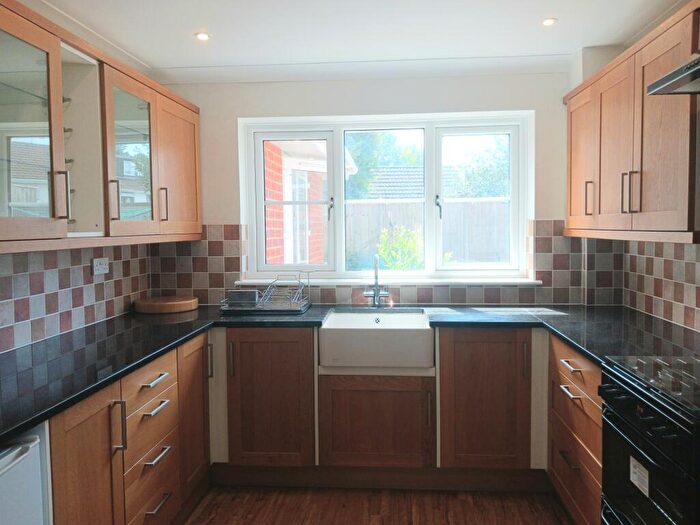 3 Bedroom Bungalow To Rent In Balmoral Drive, Purbrook., PO7