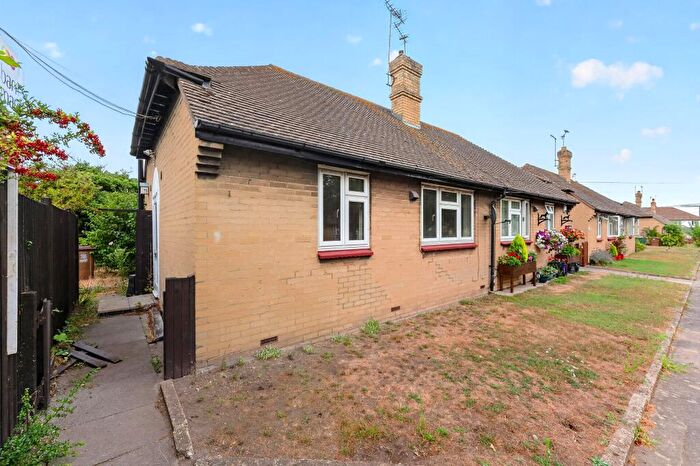 1 Bedroom Bungalow For Sale In Russell Close, Dartford, DA1