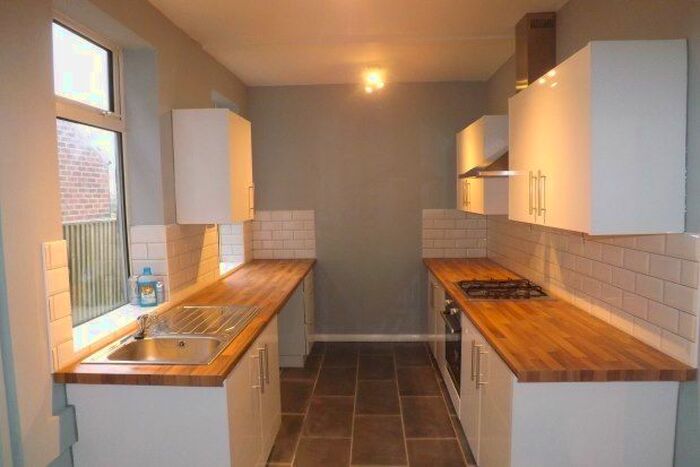 3 Bedroom End Of Terrace House To Rent In Kirkby-In-Ashfield, Nottingham, NG17