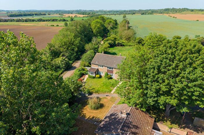3 Bedroom Semi-Detached House For Sale In Church Walk, Yaxley, PE7