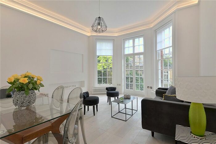 2 Bedroom Flat To Rent In Green Street, Mayfair, London, W1K