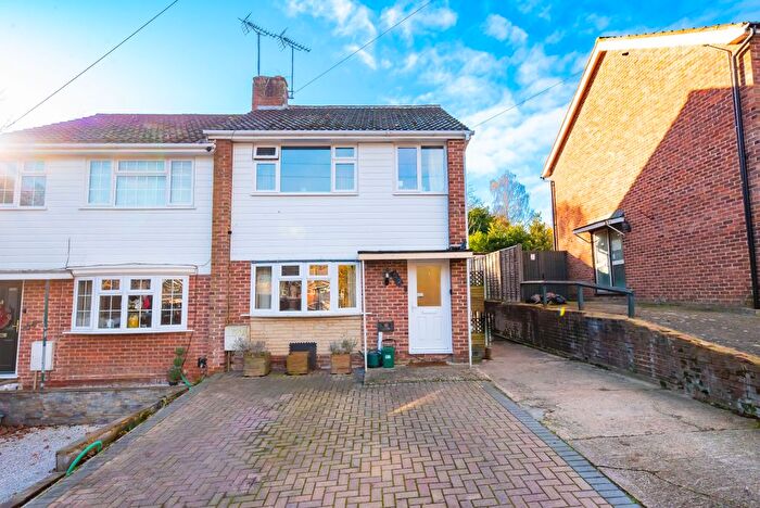 3 Bedroom Semi Detached House For Sale In Maple Gardens, Yateley, Hampshire, GU46