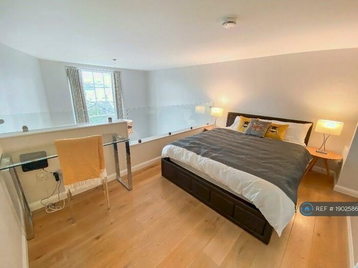 1 Bedroom Flat To Rent In Mcdonald Road, Edinburgh, EH7