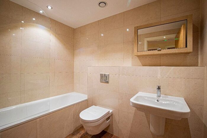 2 Bedroom Apartment To Rent In Ecco, S11