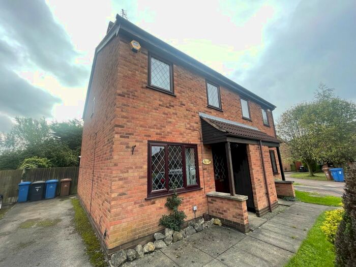 3 Bedroom Semi-Detached House To Rent In Blackthorn Close, Oakwood, Derby, DE21