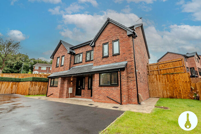 3 Bedroom Semi Detached House For Sale In Sandy Lane, Dukinfield, SK16