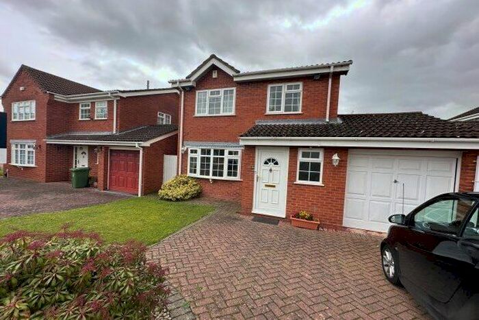 4 Bedroom Property To Rent In Stoney Close, Solihull, B92
