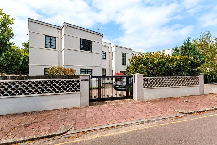 4 Bedroom Semi-Detached House For Sale In Bowling Green Close, Putney Heath, SW15