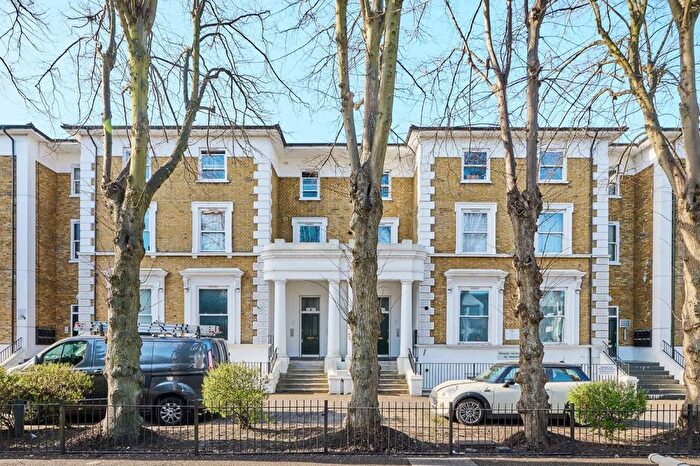3 Bedroom Flat To Rent In Leigham Avenue, London, SW16