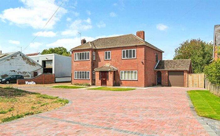 5 Bedroom Detached House To Rent In Butts Green, Lockerley, Romsey, Hampshire, SO51