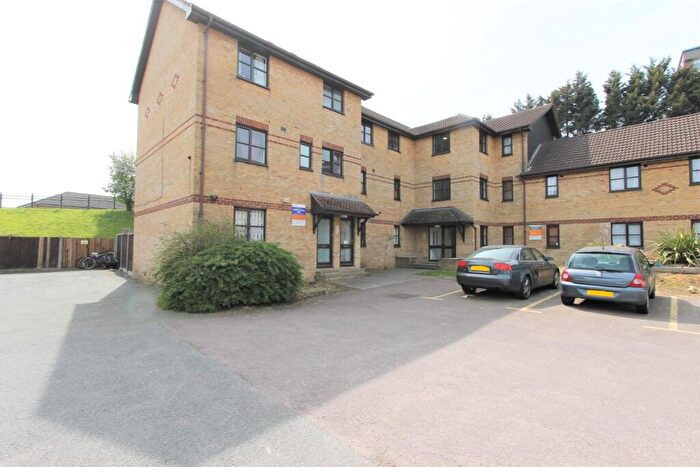 1 Bedroom Flat To Rent In Hickory Close, London, N9