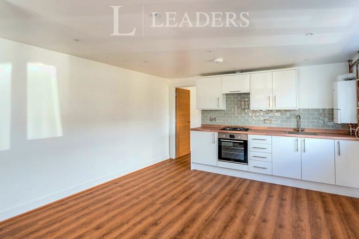 1 Bedroom Flat To Rent In Tuscan Avenue, PO22