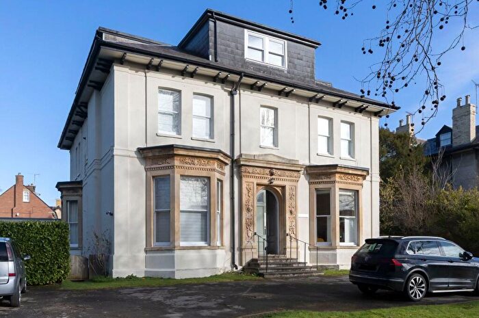 2 Bedroom Flat For Sale In Queens Road, Cheltenham, GL50