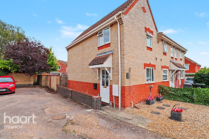 2 Bedroom End Of Terrace House For Sale In Francis Close, Ipswich, IP5