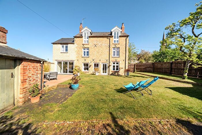 4 Bedroom Detached House For Sale In School Lane, Greens Norton, NN12