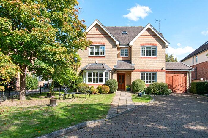 5 Bedroom Detached House For Sale In Mount Pleasant Lane, Bricket Wood, St. Albans, Hertfordshire, AL2