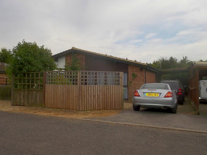 2 Bedroom Semi-Detached Bungalow To Rent In Bessemer Court, Blakelands, MK14