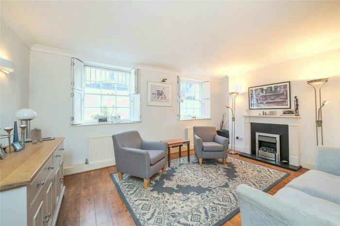 2 Bedroom Terraced House To Rent In Highbury Park, Highbury, N5