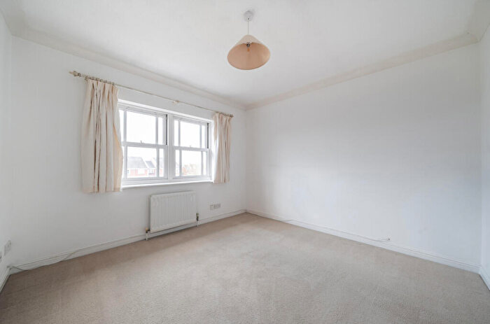 1 Bedroom Apartment For Sale In Grosvenor House, St. Lukes Square, Guildford, GU1