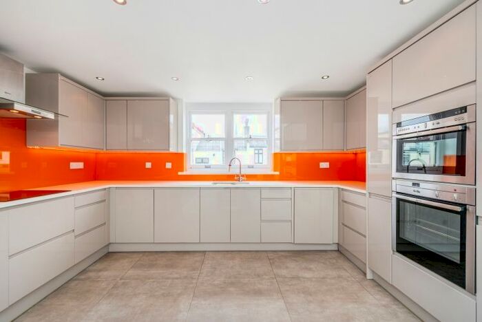 3 Bedroom Flat To Rent In Cleveland Square, London, W2