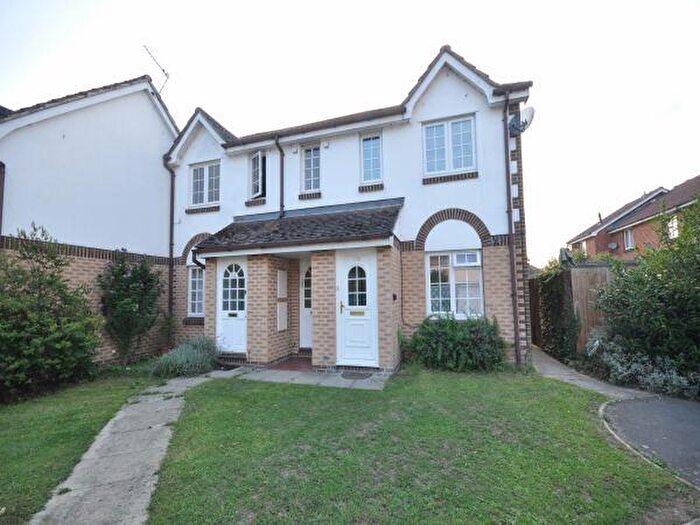 1 Bedroom Maisonette To Rent In Shaw Drive, Walton-On-Thames, Surrey, KT12